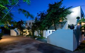 Contaratos Holiday Lettings